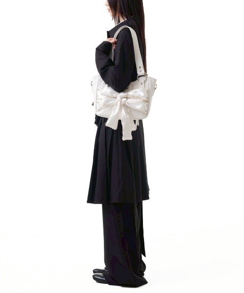 [IUGAMAKARAS] Laced Ribbon Shoulder Bag /追跡付 IUGAMAKARAS】Laced Ribbon Shoulder Bag / 追跡付
