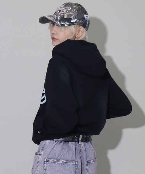 ロゴショートフーディー adidas】クロップドZIPパーカー | VOLCAN&APHRODITE 公式通販