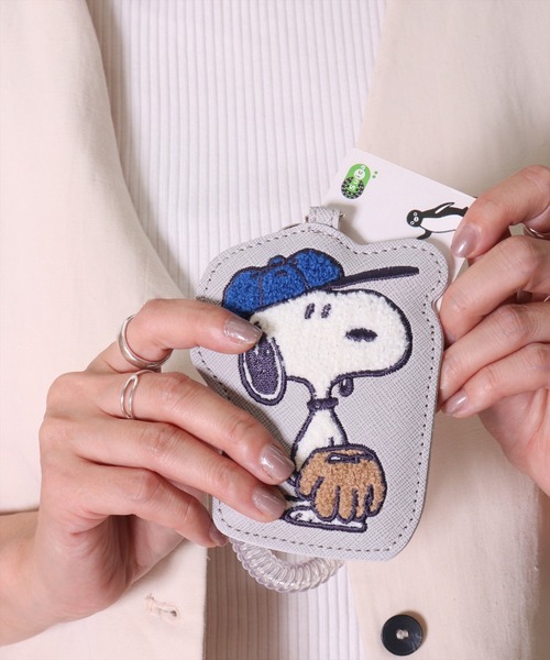 PEANUTS パスケース (ACT)「PEANUTS」サガラ刺繍 フェイクレザー