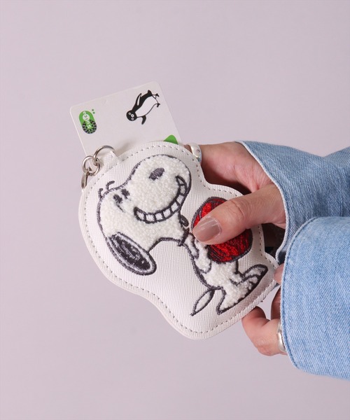 PEANUTS パスケース (ACT)「PEANUTS」サガラ刺繍 フェイクレザー