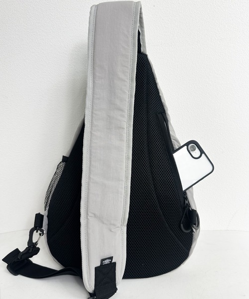 umbro（アンブロ） ショルダーバッグ メンズ レディース : ZOZOTOWN