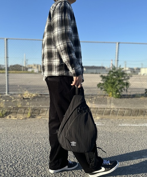 umbro（アンブロ） ショルダーバッグ 別注 ロゴ刺繍 ワンショルダー