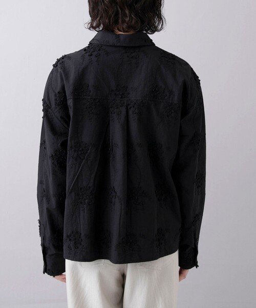 【極美品】CHONO 長袖シャツ 総柄 フラワー ホワイト ブラック coen（コーエン） ブラウス シャツ 「再入荷/新色登場」3Dフラワー刺繍