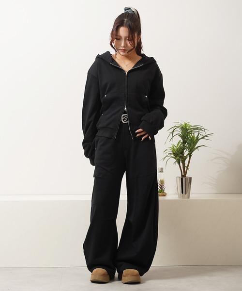 未使用級 20年♡フォクシー ベロアノアール パーカー クロップド ダブルジップ N.W.T パーカー 「N.W.T」スタッズダブルジップクロップドパーカー