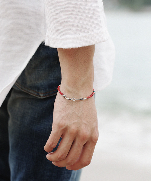 Shun ブレスレット レッド Mサイズ SunKu（サンク） ブレスレット Small Beads Bracelet-RED メンズ