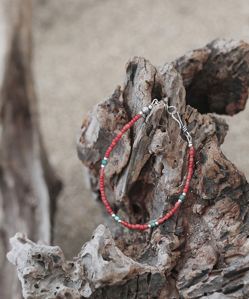 SunKu(サンク) ブレスレット Small Beads Bracelet-RED メンズ SunKu(サンク) ブレスレット Small Beads Bracelet-RED メンズ