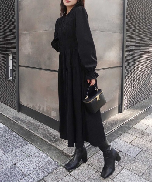 Y's ワイズ　ロングワンピース　黒　シャーリング　フレンチスリーブ　手洗いOK CORNERS tシャツ シャーリングロングワンピース レディース