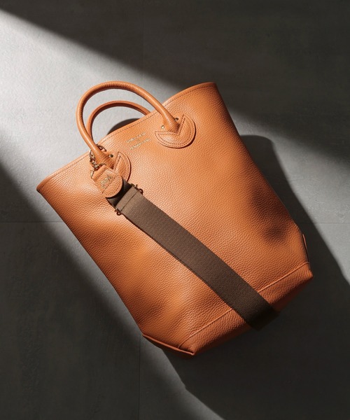 女性情報誌 YOUNG&OLSEN EMBOSSED LEATHER HAVERSACK ヤングアンドオルセン エンボスドレザー ベルテッド トート M