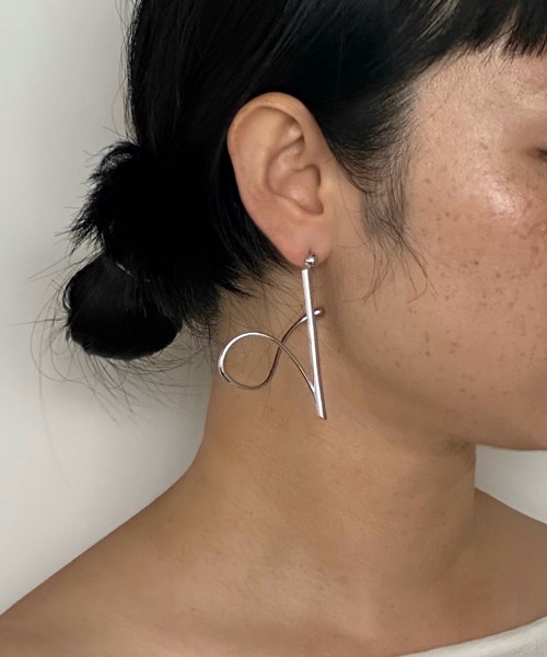 whoseA（フーシー） ピアス A Pierce/イニシャルA立体ピアス 