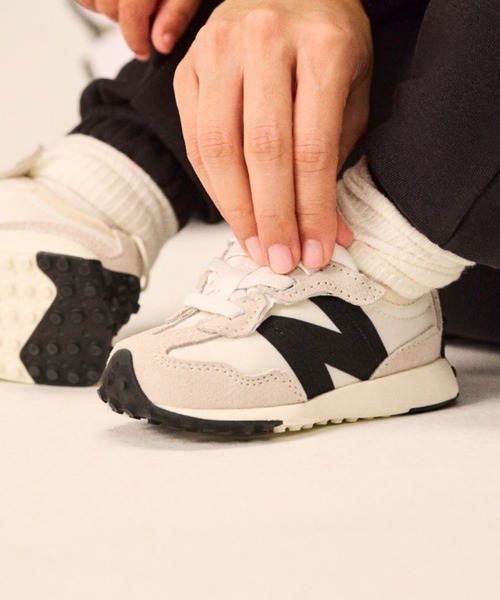 スニーカー 327 NEW-B HOOK & LOOP New Balance（ニューバランス） スニーカー 327 NEW-B HOOK ＆ LOOP