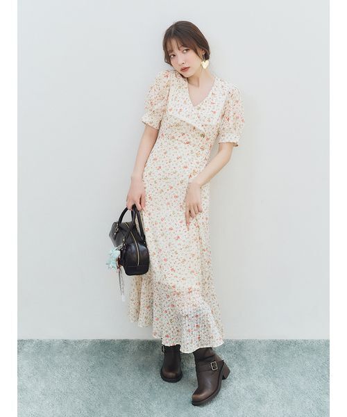 LILY BROWN（リリーブラウン） ワンピース 半袖 フラワープリント