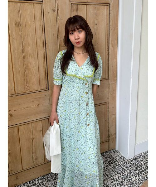 LILY BROWN（リリーブラウン） ワンピース 半袖 フラワープリント