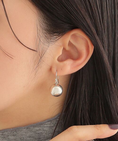 COCOSHNIK（ココシュニック） ピアス シルバー ホロウボール フック