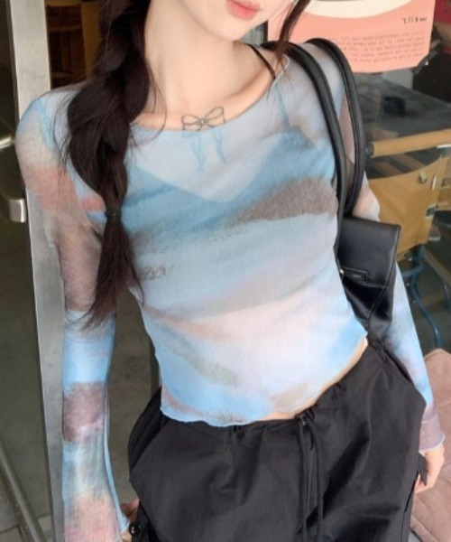 個性的✦夏向けミニタイトトップス★女子会やお出かけにピッタリ 袖短い服の女性のユニークなシックな小さなトップス 2023 秋の
