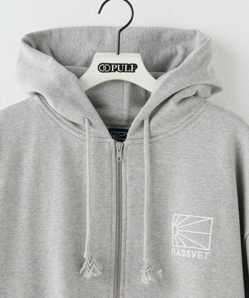 RASSVET / PACCBET」 プルオーバーパーカー MEDIUM グレー メンズ 