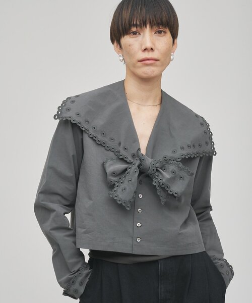 リンカブル、スカラップブラウス、長袖グレー スカラップブラウス Yoan｜Cygne(シーニュ) 公式サイト