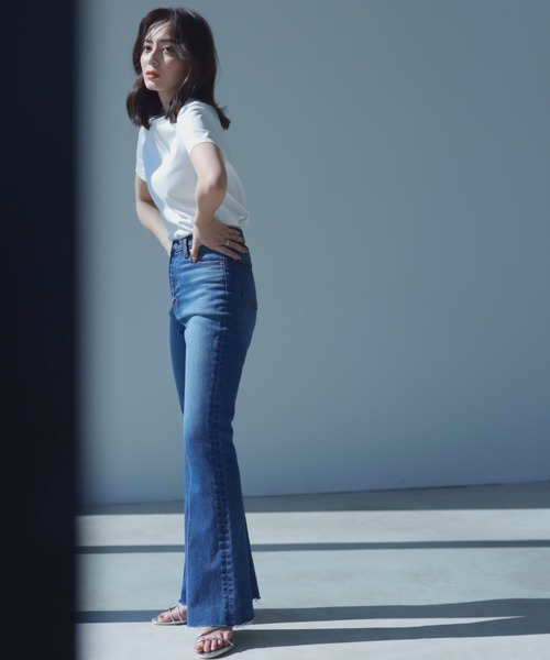 「anuans」 ブーツカットデニムパンツ 0 グレー レディースの画像