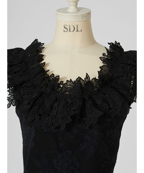 期間限定お値下げ❤️新品❤️SNIDEL❤️レースフリルトップス SNIDEL（スナイデル） tシャツ フリルカラーカットレースTOPS