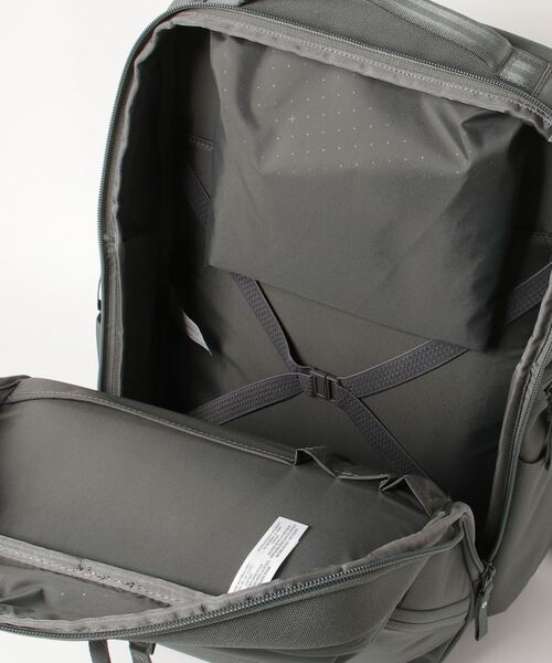 デイバック リュック INCO100683-SIV Incase A R C Commuter Pack - Smoked Ivy メンズ レディースの画像