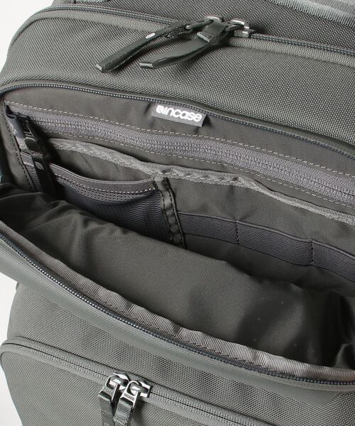 デイバック リュック INCO100683-SIV Incase A R C Commuter Pack - Smoked Ivy メンズ レディースの画像