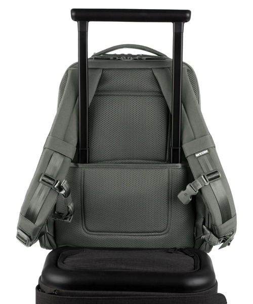 デイバック リュック INCO100683-SIV Incase A R C Commuter Pack - Smoked Ivy メンズ レディースの画像