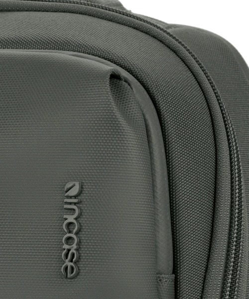 デイバック リュック INCO100683-SIV Incase A R C Commuter Pack - Smoked Ivy メンズ レディースの画像
