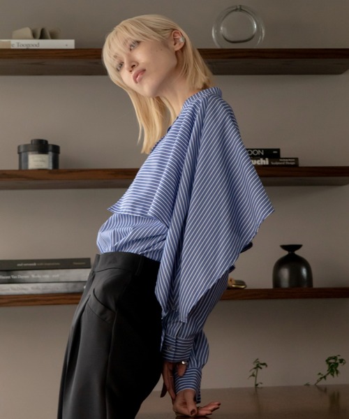 t*o様 NOBLE オフホワイト×ネイビー ケープフレアブラウス NOBLE