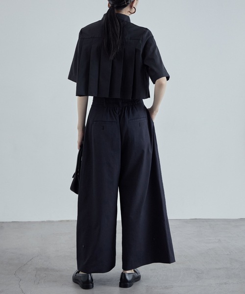 &ellecy フリル付きブラッククロップドシャツ クロップドレギュラーカラーシャツ／cropped regular collar