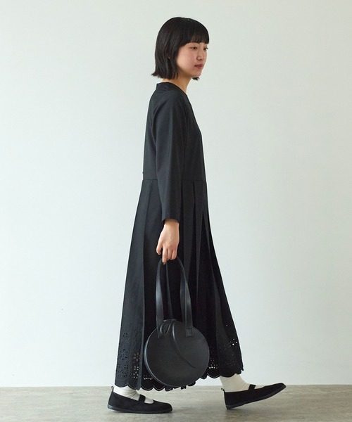 bulle de savon ワンピース T/R 刺繍プリーツワンピース