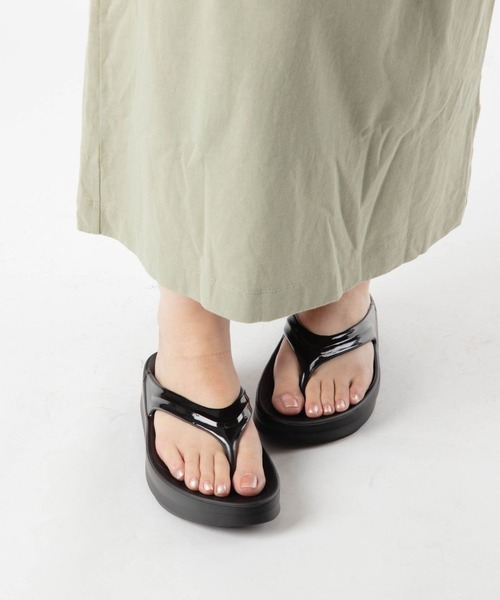 ★【OOFOS】 OOLALA OOMEGA ビーチサンダル★ Amazon.com | OOFOS Women's OOmega OOlala Thong Slipper