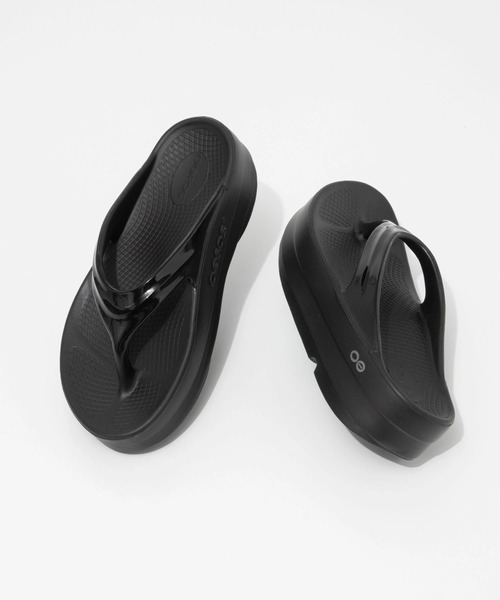 【OOFOS】★ OOMEGA OOLALA ウィメンズ サンダル (SANDAL) ★ Amazon.com | OOFOS OOmega OOlala Recovery Sandal, Black
