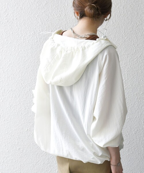 美品✨ machatt マチャット ナイロンアノラックパーカー ゆったり白 美品✨ machatt マチャット ナイロンアノラックパーカー ゆったり白