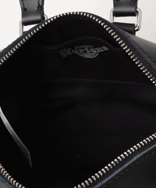 美品 Dr. Martens レザーバッグ ブラック Dr.Martens（ドクターマーチン） ハンドバッグ ミニ トップ ハンドル