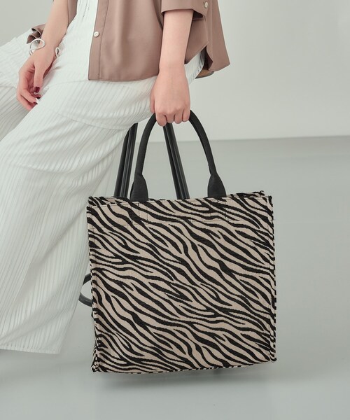 INDIVI（インディヴィ） トートバッグ 「選べる柄バリエ」スクエア