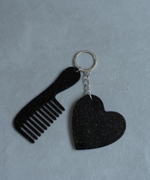 グレー ハート型キーホルダー カードポケット付き FLANEEK. キーホルダー ハートミラー＋コームチャーム : ZOZOTOWN