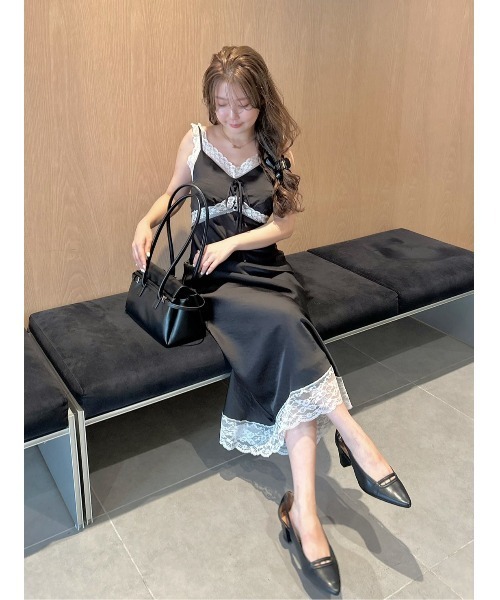 LILY BROWN（リリーブラウン） ワンピース レーストリムサテンキャミ