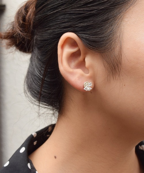 【e.m. イーエム ピアス シルバー キュービックジルコニア】 e.m.（イーエム） ピアス SILVER925ジルコニア3粒ゆれピアス