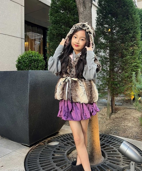 ビジュー付き女の子コート tocco closet（トッコ クローゼット）の「ビジュー付き裾フレアダウン