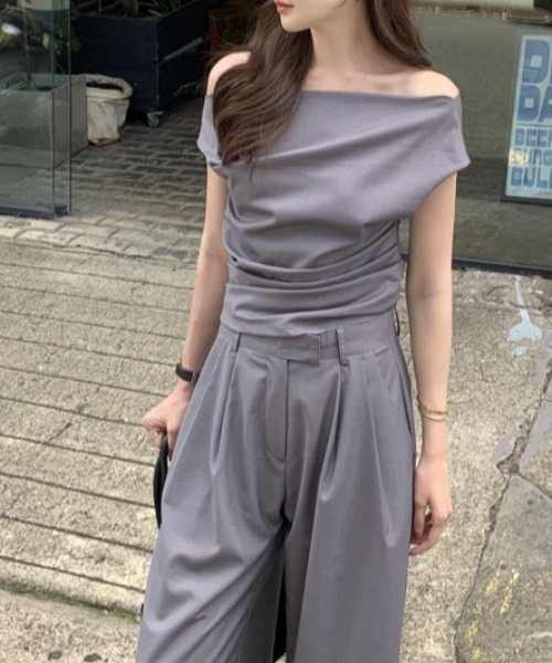 YOUHEE オフショルダー STAFF STYLING｜THE SHOP YOHJI YAMAMOTO