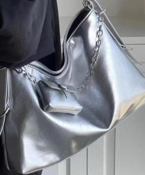 ショルダーバッグ バッグ ミニチェーンバッグ付きシルバーショルダー