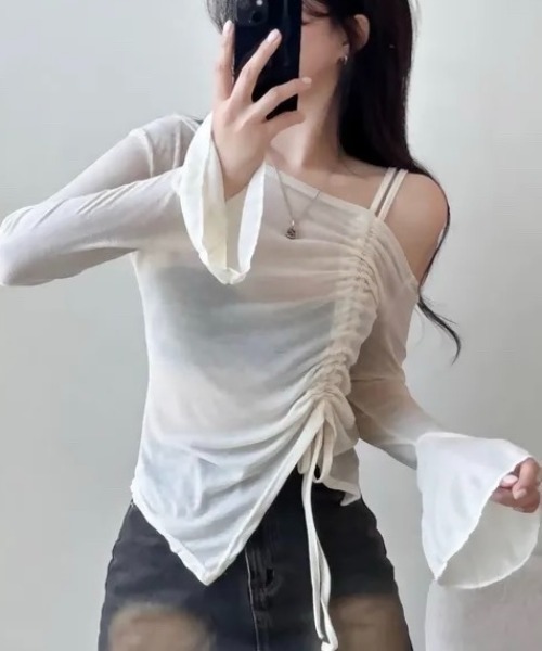 Fulltide25 春夏新作 アシンメトリーTシャツ（バッジ付き） Fulltide25 春夏新作 アシンメトリーTシャツ（バッジ付き）