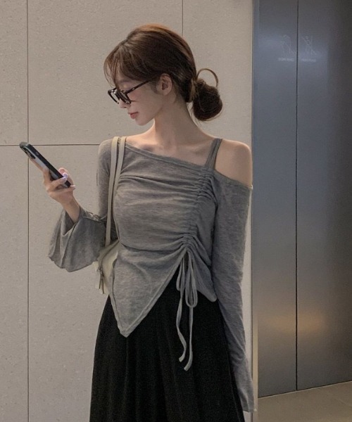今期新作　room306 アシンメトリーワンショルダー　トップス LADY LIKE tシャツ 「春夏新作」シャーリングワンショルダー