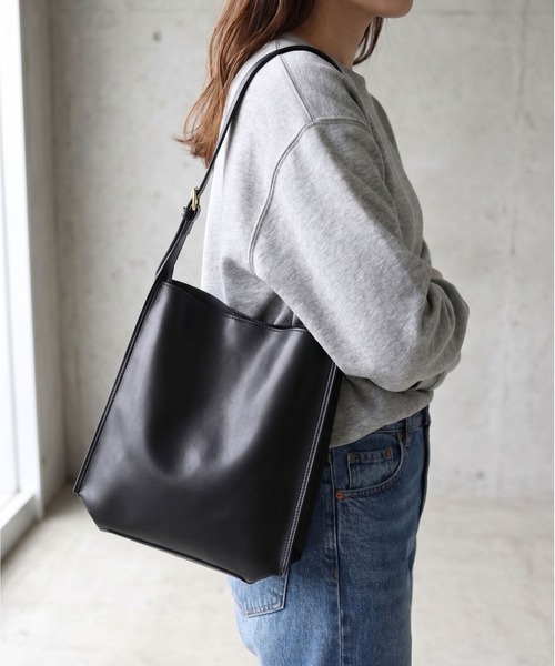 styiro（スタイロ） ショルダーバッグ バッグ ミニマルスクエア 
