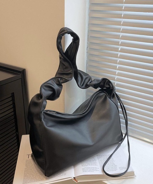  ◆ホリデーラウンドショルダーバッグSilver l Auntie Rosa Holiday ショルダーバッグ バッグ 「軽量素材