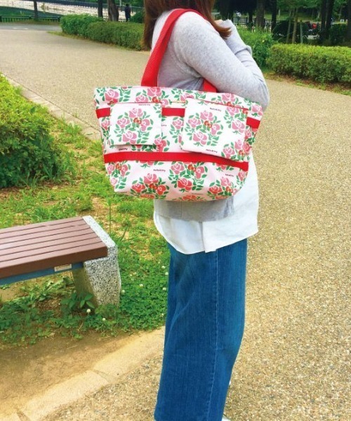 トートバッグ ハローキティ ブーケドゥローズ 大人キティ トートバッグ