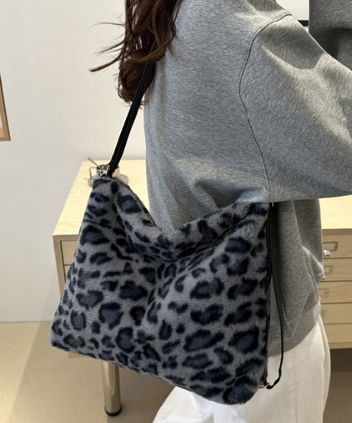 shameless ショルダーバッグ バッグ Y2Kレオパード柄もこもこ