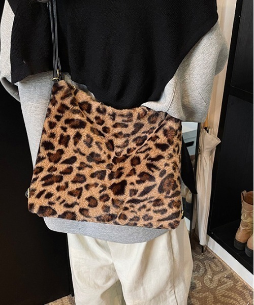 shameless ショルダーバッグ バッグ Y2Kレオパード柄もこもこ