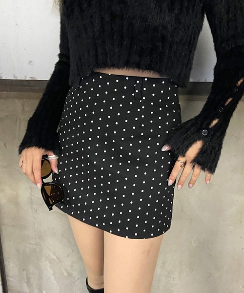 【美品】ソニアジョーンズ　黒ドット柄　巻きスカート フラメンコスカート 黒地 花柄 フリルソニアジョーンズ風ピキージョ付き