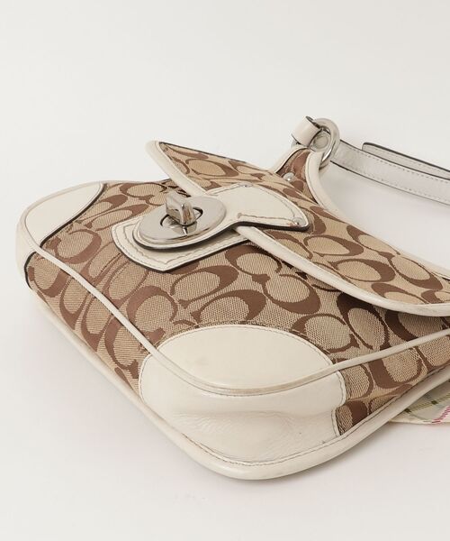 COACH（コーチ） シグネチャー柄 リボン ショルダーバッグ - ベージュ 
