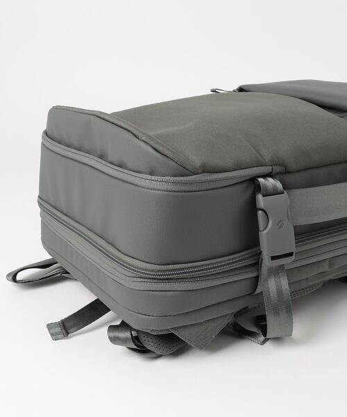 デイバック リュック INCO100682-SIV Incase A R C Travel Pack - Smoked Ivy メンズ レディースの画像